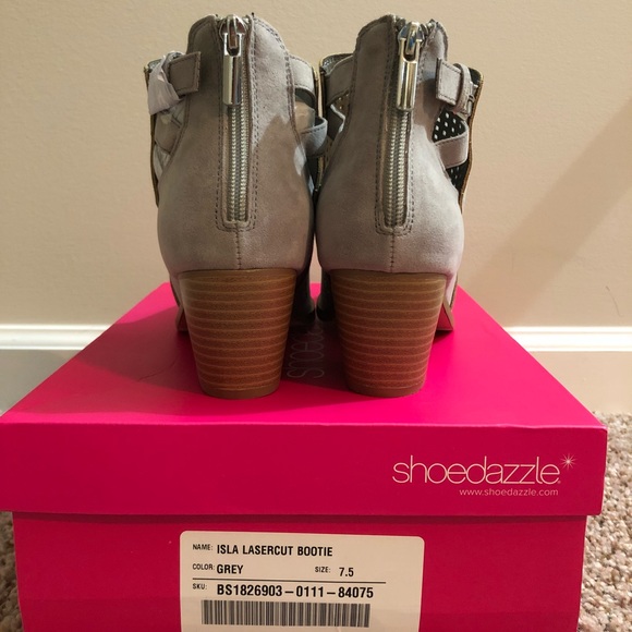 NWT Gray Lasercut Bootie - Picture 3 of 5